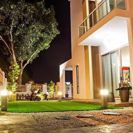 R Residence Jelutong エクステリア 写真