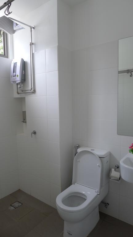 R Residence Jelutong エクステリア 写真