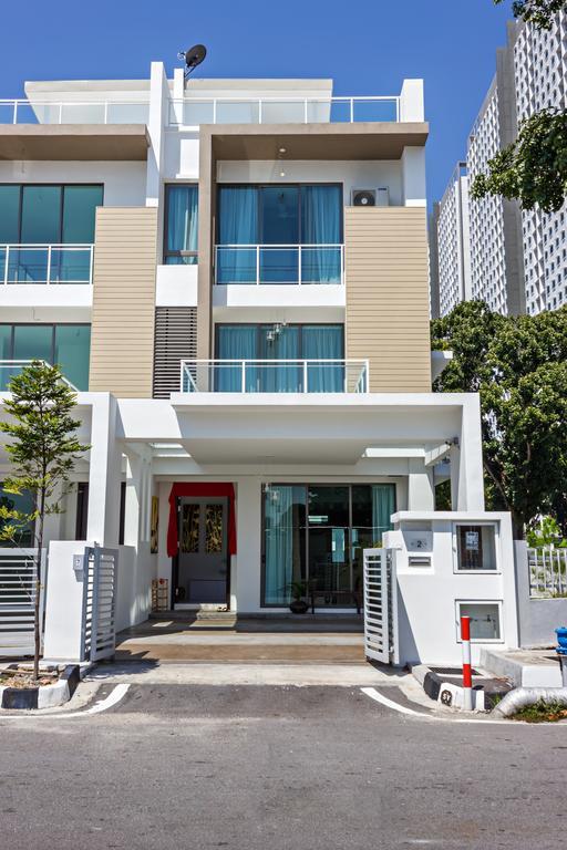 R Residence Jelutong エクステリア 写真